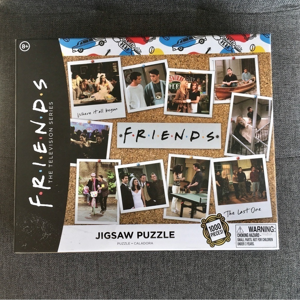 Friends 1000 Piece Puzzle Bulletin Board Polaroid Pictures
